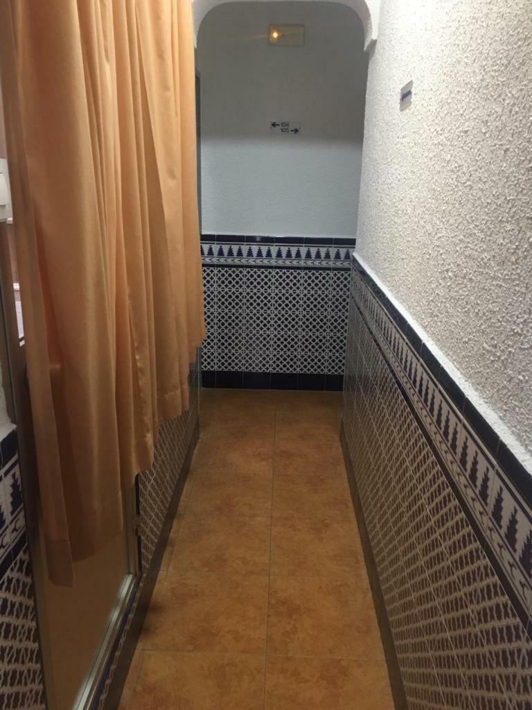 Hostal Alcobia Seville Ngoại thất bức ảnh